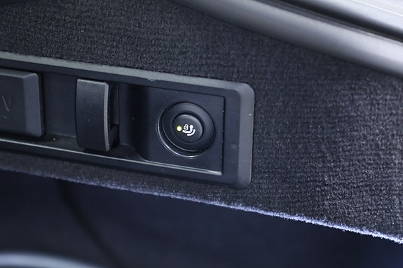 BMW i4 13 of 30