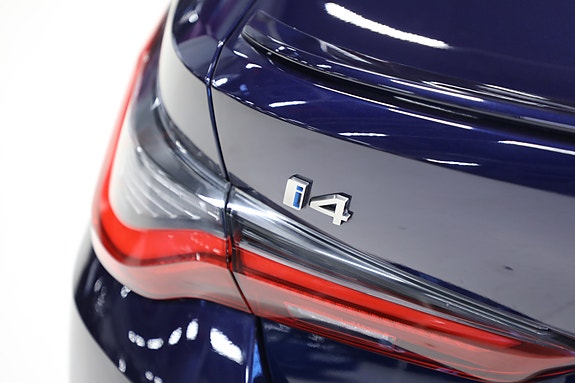 BMW i4 9 of 30