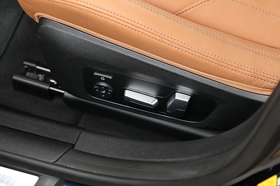 BMW i4 30 of 30
