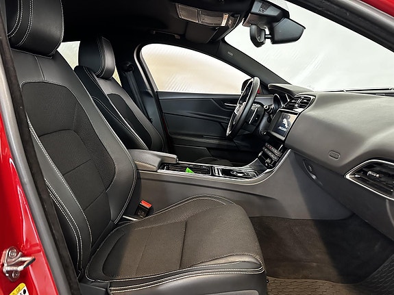 Jaguar XE 13 of 21
