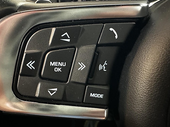 Jaguar XE 18 of 21