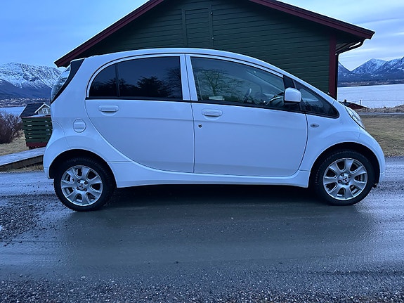 Mitsubishi i-Miev 7 of 16