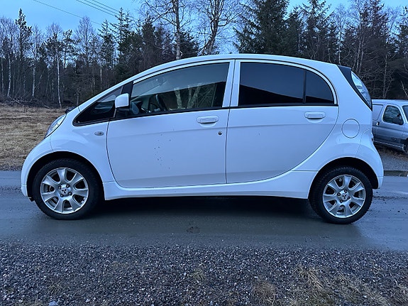 Mitsubishi i-Miev 3 of 16