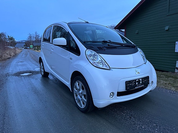 Mitsubishi i-Miev 8 of 16