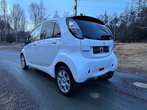 Mitsubishi i-Miev 4 of 16