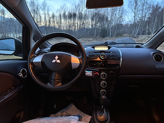 Mitsubishi i-Miev 12 of 16