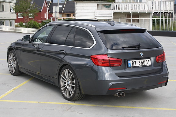 BMW 320d 3 of 30