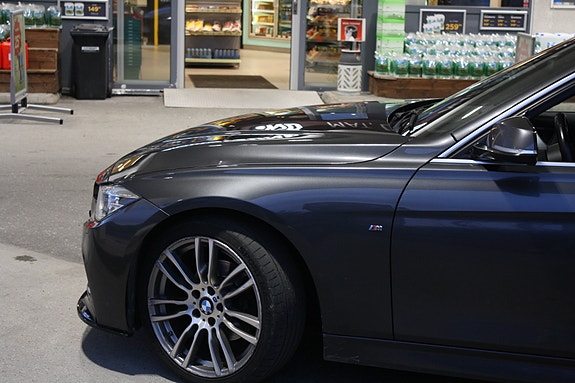 BMW 320d 27 of 30