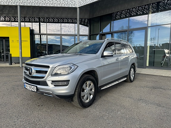 Mercedes-Benz GL350 2 of 5