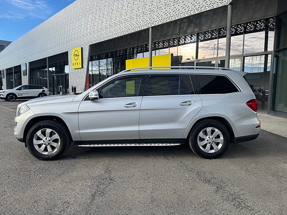Mercedes-Benz GL350 4 of 5