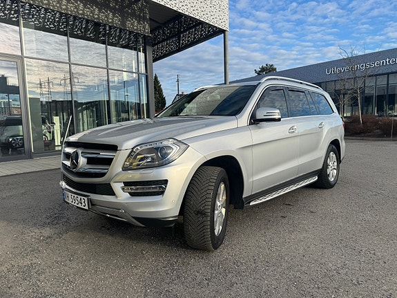 Mercedes-Benz GL350 3 of 5