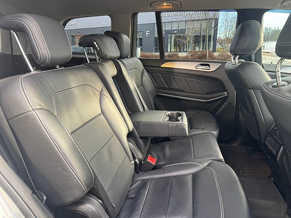 Mercedes-Benz GL350 5 of 5