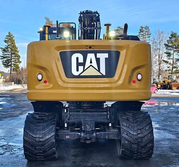 Cat M318 F, 2018 mod | GPS | Rototilt OilQuick | Hengerfeste med brems og tipp | Sentralsmøring. 4 of 5