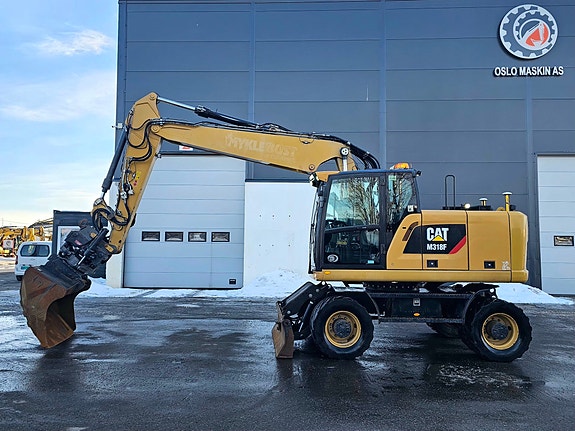 Cat M318 F, 2018 mod | GPS | Rototilt OilQuick | Hengerfeste med brems og tipp | Sentralsmøring. 2 of 5
