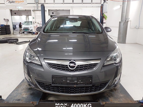 Opel Astra 2 of 5