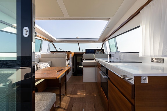 - NYHET - DELTA Powerboats 48 ADVENTURE  - 3 Kabiner - CARBON - TAXI båt 27 of 30
