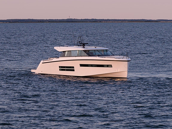 - NY - DELTA Powerboats 72 Coupè - IPS - 5 Kabiner - CARBON 2 of 5