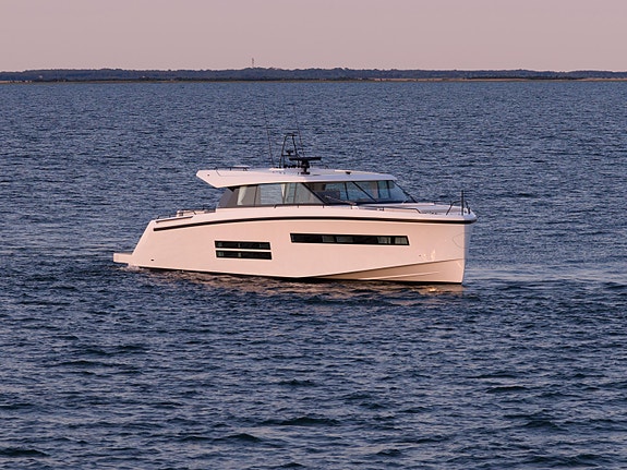 DELTA Powerboats 72 Coupè - IPS - CARBON -VIESES PÅ CANNES  MESSA 8-13 SEPTEMBER 2 of 23