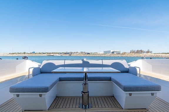 - NY - DELTA Powerboats 54 - IPS - 3 Kabiner - CARBON 24 of 30