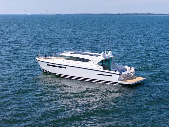 - NY - DELTA Powerboats 54 - IPS - 3 Kabiner - CARBON