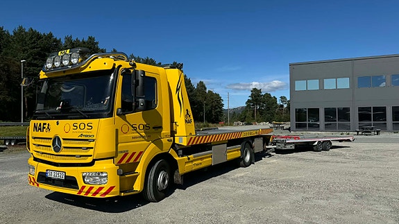 Mercedes-Benz 1223 4 of 5