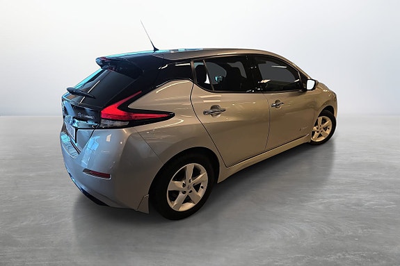 Bakpart med moderne LED-baklys.