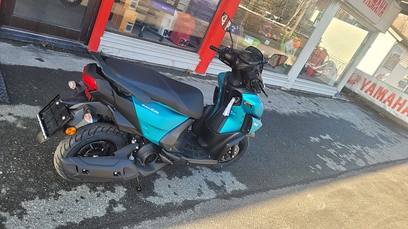 Yamaha RayZR 2 of 9