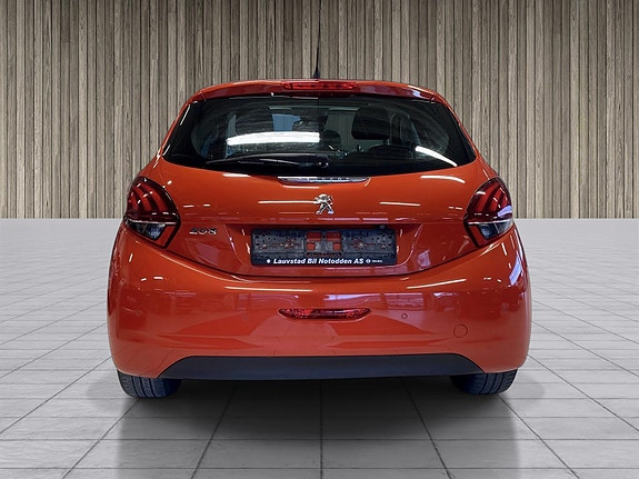 Peugeot 208 5 of 5