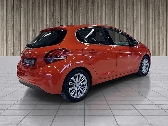 Peugeot 208 4 of 5