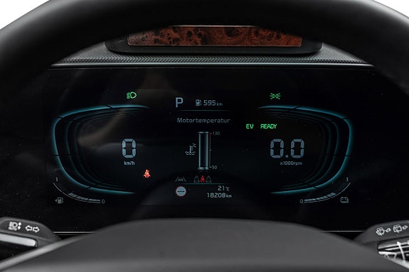 Oversiktlig digitalt display med batteri- og kjøremodusindikasjon.