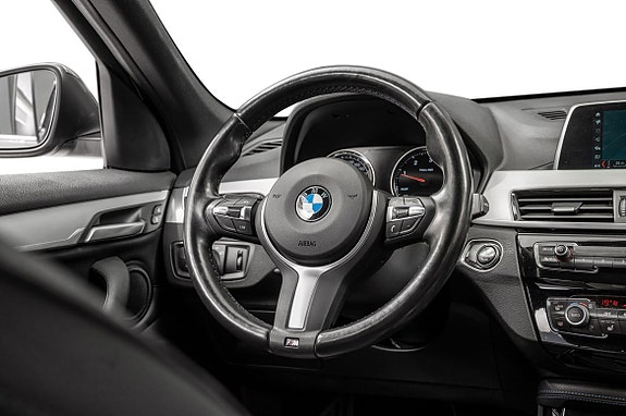 Multifunksjonsratt og digital hastighetsmåler – optimal føreropplevelse.