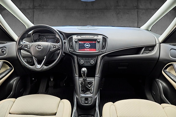 Opel Zafira Tourer 27 of 30