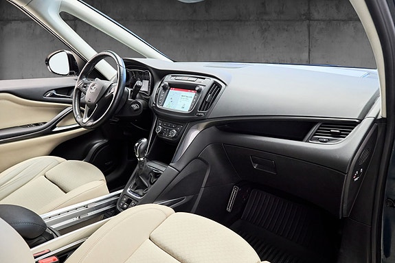 Opel Zafira Tourer 23 of 30