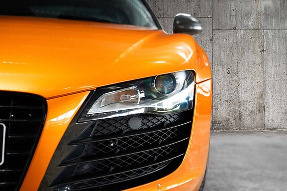 Audi R8 4 of 5
