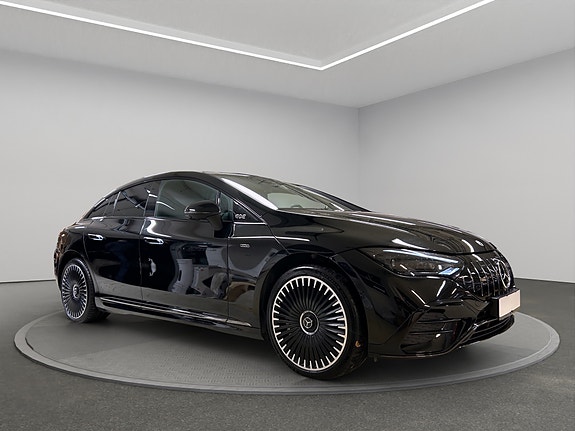Mercedes-Benz EQE43 9 of 30