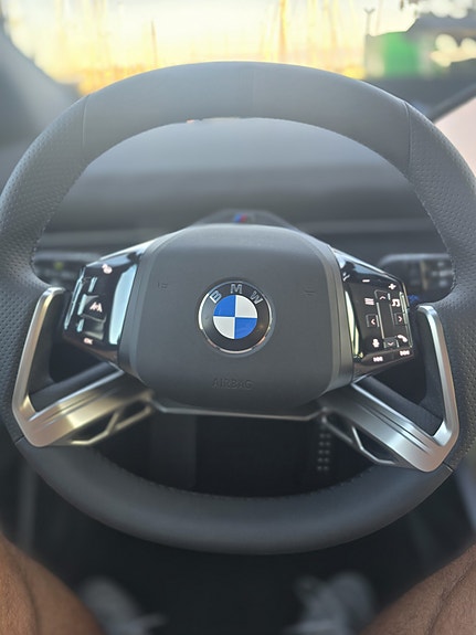 BMW iX3 5 of 9