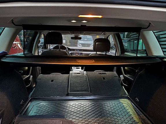 Volkswagen Passat 21 of 30