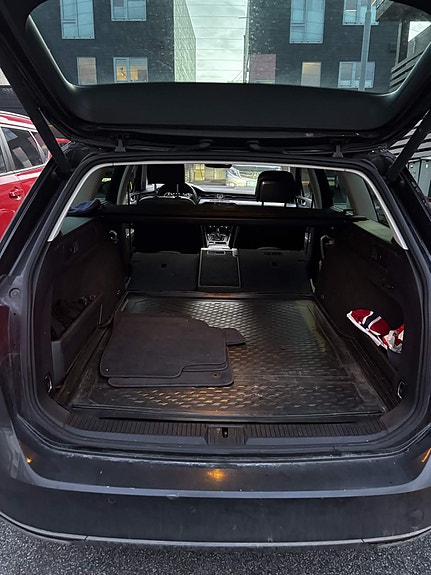 Volkswagen Passat 18 of 30