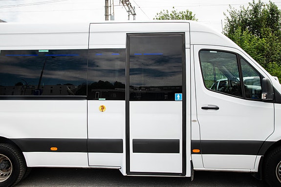Mercedes-Benz Mercedes-Benz Sprinter519CDi 17 Seter 3 of 5