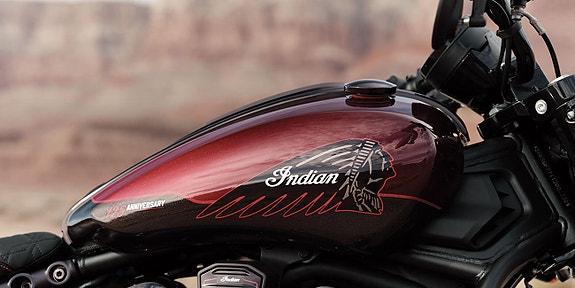 INDIAN Scout Bobber 3 of 5