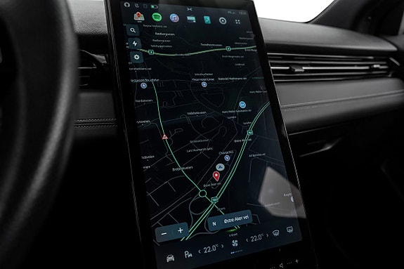 Intuitiv infotainment med GPS og trådløs Bluetooth-tilkobling.