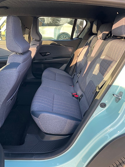 Renault 4 E-Tech 15 of 17