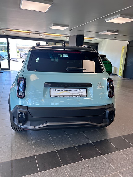 Renault 4 E-Tech 5 of 17