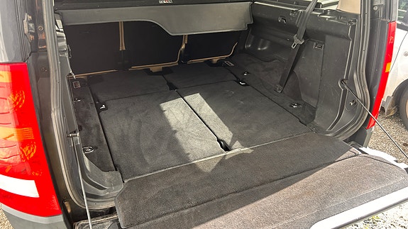 Land Rover Discovery 16 of 24