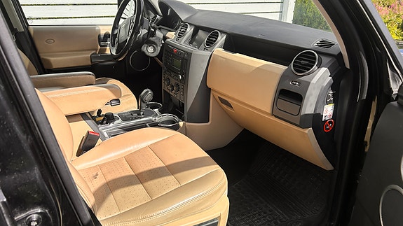 Land Rover Discovery 9 of 24