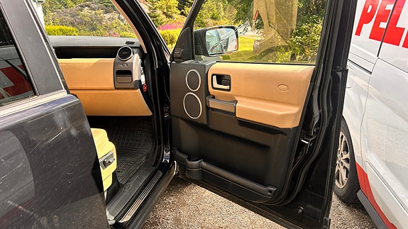 Land Rover Discovery 10 of 24