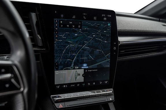 Stor skjerm med navigasjon gjør lange turer enklere.