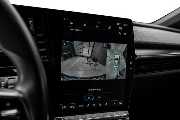 360 Parkeringskamera med retningslinjer gir sikker manøvrering.