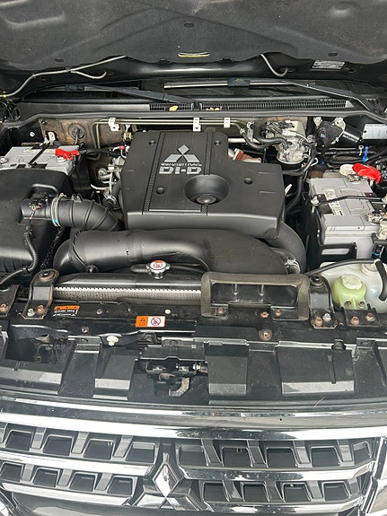 Mitsubishi Pajero 11 of 11