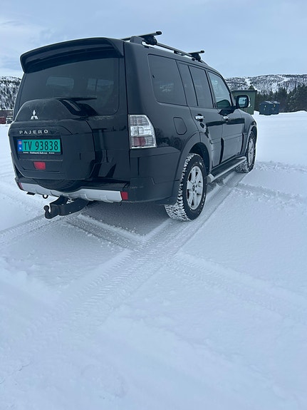 Mitsubishi Pajero 3 of 11